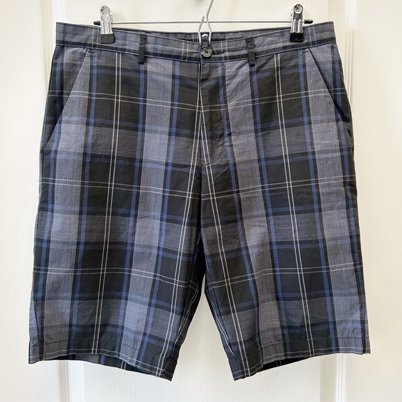 Calvin Klein Men's Plaid Flat Front Chino Shorts Black Blue and Gray Size 32 - Picture 2 of 12